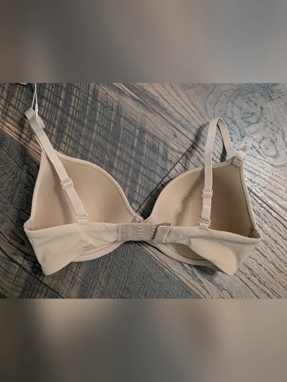 SKIMS Fits Everybody T-Shirt Bra Clay Beige Nude Underwire Padded 30D NWT $54 - Picture 2 of 6